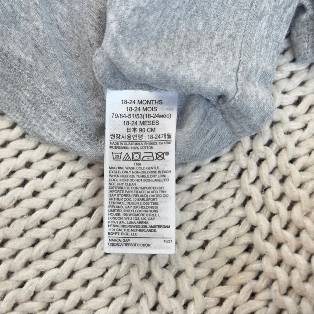 Baby Gap Gray Short Sleeve Tee with Breathable Fabric and Relaxed Fit 18-24 Mos